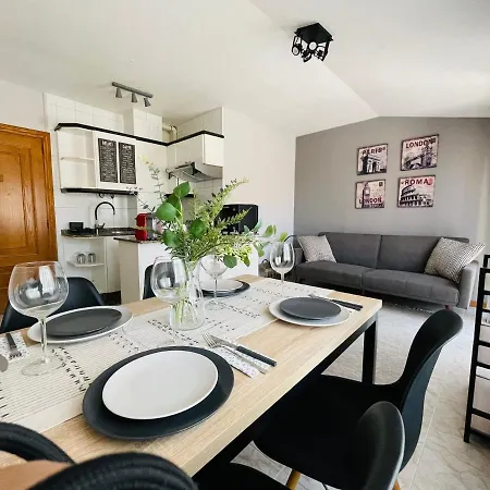 شقة El Apartamento De La Colegiata *